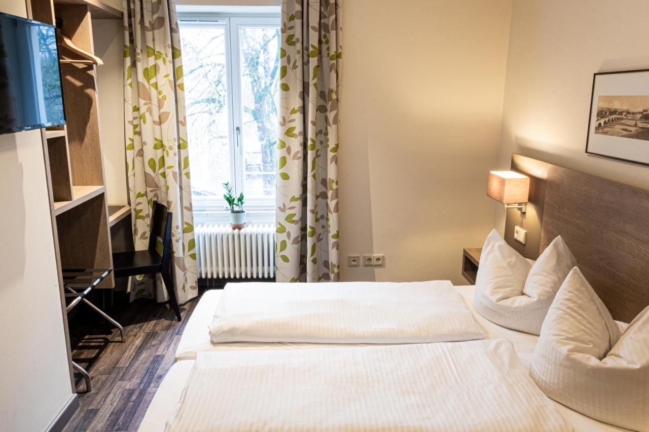Brauereigaststatte Spitalgarten Ratisbona Esterno foto